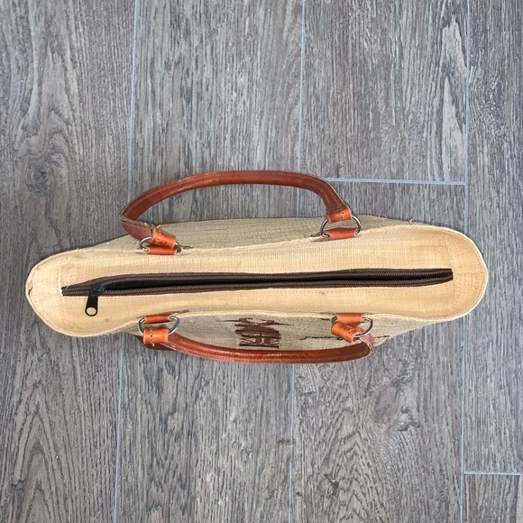 2/$25! Raffia & leather artisan-made shoulder bag - Picture 4 of 5